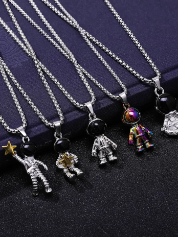 Astronaut Pendant Star