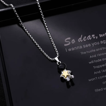 Astronaut Pendant Star