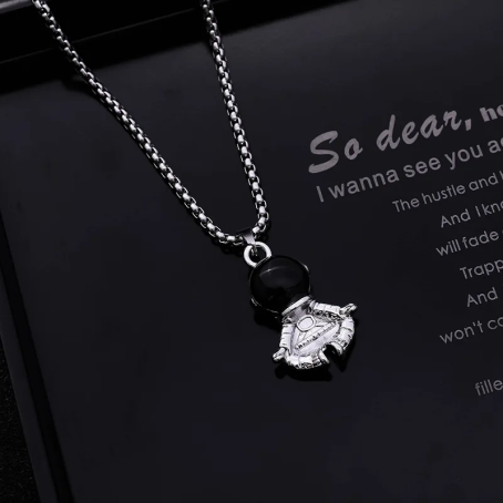 Astronaut Pendant Star - Image 6