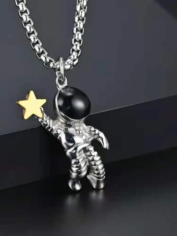 Astronaut Pendant Star