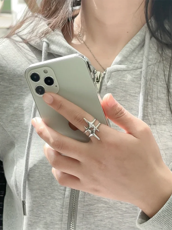 The Stellar Cross Ring